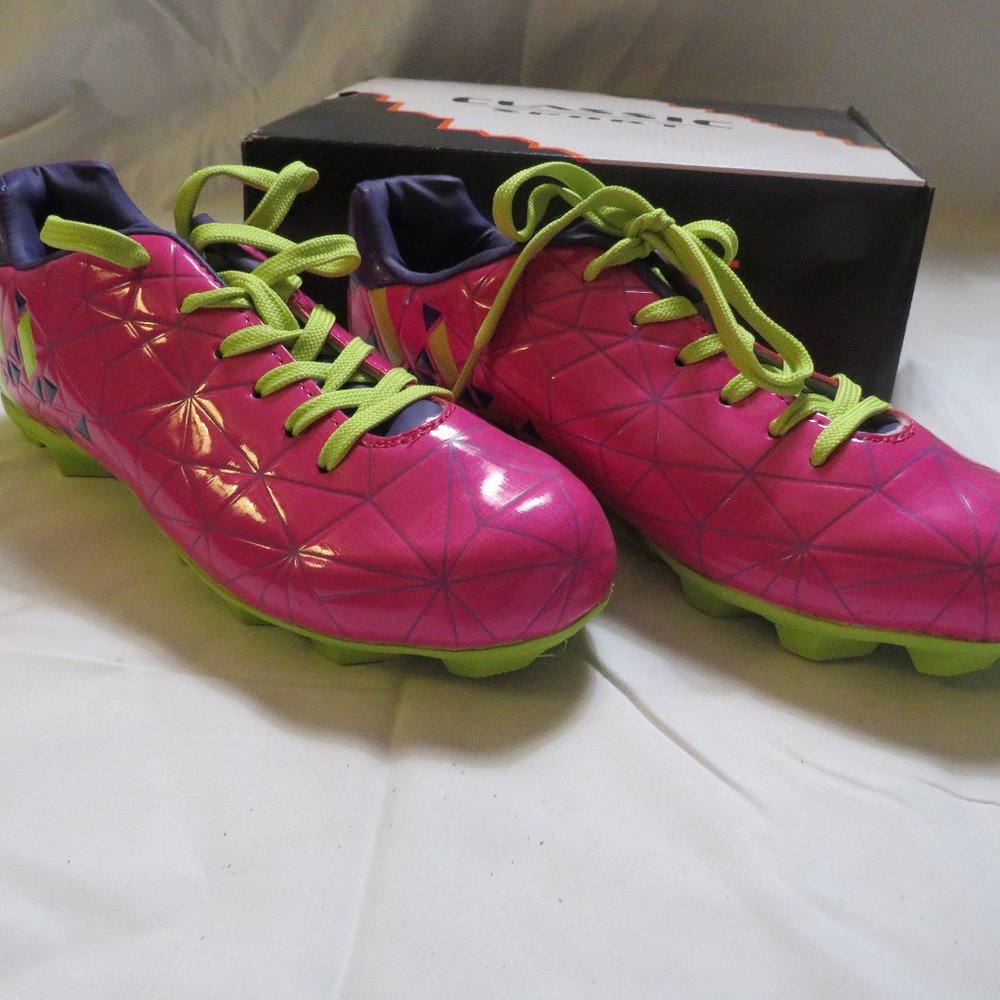 Kids Classic Youth Soccer Cleat